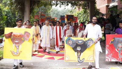 ইস্ট ওয়েস্ট ইউনিভার্সিটি ক্লাব ফর পারফর্মিং আর্টসের বৈশাখী র‌্যালি