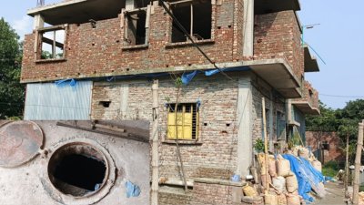 নির্মাণাধীন ভবনের পানি ট্যাংকিতে নামলে তারা মারা যান