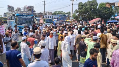 গ্যাস না পেয়ে ঢাকা-আরিচা মহাসড়ক অবরোধ
