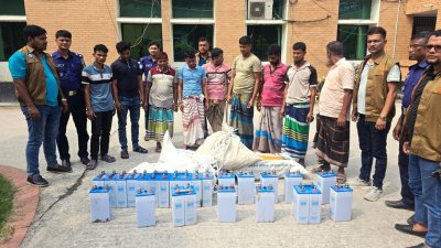 ডাকাত দলের গ্রেফতার ১৩ সদস্য