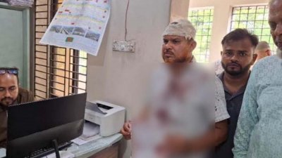 গাজীপুরের কাপাসিয়ায় ছেলের এসএসসি পরীক্ষার প্রবেশপত্রের ফটোকপি করতে যাওয়ার পথে ছিনতাইয়ের শিকার হয়েছেন কামাল হোসেন