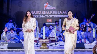 ফ্যাশন শোর ছন্দময় উপস্থাপনায় ফুটে ওঠে ঠাকুরবাড়ি ও রবীন্দ্র সাহিত্যের নারী চরিত্র