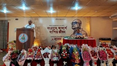 বর্ষীয়ান রাজনীতিবিদ ও বাংলাদেশের সমাজতান্ত্রিক দলের (বাসদ) প্রতিষ্ঠাতা আহ্বায়ক খালেকুজ্জামান