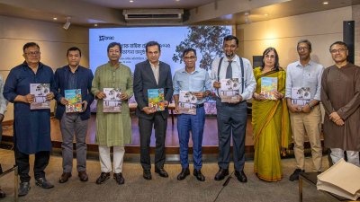 মতবিনিময় সভায় অতিথিদের সঙ্গে ব্র্যাকের নির্বাহী পরিচালক আসিফ সালেহ