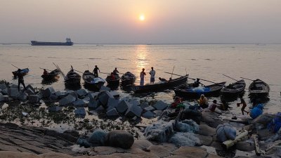 বরাদ্দ না থাকায় চাঁদপুরে সরকারি তালিকাভুক্ত হয়েও সরকারি সহায়তা থেকে বঞ্চিত সাড়ে পাঁচ হাজার ইলিশ জেলে