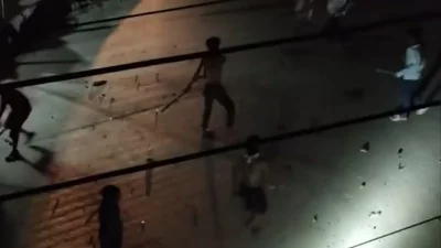 গাইবান্ধার পলাশবাড়ীতে সংঘর্ষে জড়িয়েছে ছাত্রদলের দুইপক্ষ। ছবি: সংগৃহীত