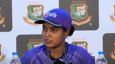 সংবাদ সম্মেলনে নিগার সুলতানা।