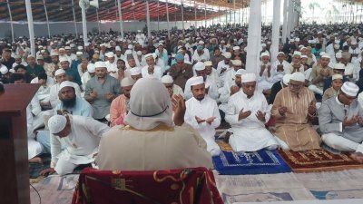 ঈদের নামাজে প্রতিমন্ত্রী অনিন্দ্য ইসলাম অমিত