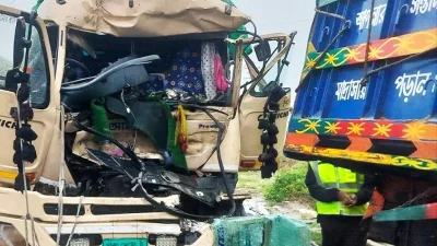 বগুড়ার নন্দীগ্রামে দুই ট্রাকের সংঘর্ষ, এখানে একজন প্রাণ হারান