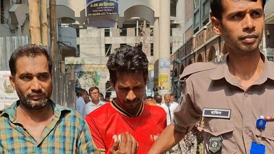 পুলিশের হেফাজতে গ্রেফতার ব্যক্তিরা
