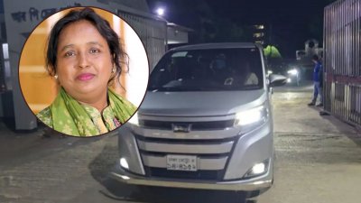 রাত ১০টা ১০ মিনিটে কাশিমপুর কেন্দ্রীয় নারী কারাগার থেকে বের হন আইভী