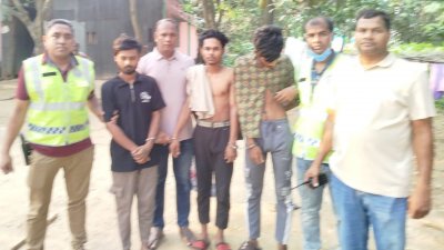 আশুলিয়া এলাকায় অভিযান চালিয়ে তাদের গ্রেফতার করা হয়