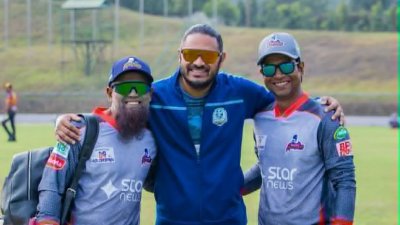এক ফ্রেমে রাজিন সালেহ, তালহা জুবায়ের ও হান্নান সরকার।