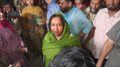 কারাগার থেকে মুক্তি পেয়ে নিজ বাসায় ফিরেছেন নারায়ণগঞ্জের সাবের মেয়র সেলিনা হায়াৎ আইভী