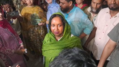 দীর্ঘ এক বছর কারাবরণ শেষে জামিনে মুক্ত হয়ে বাড়ি ফিরেছেন নারায়ণগঞ্জ সিটি করপোরেশনের সাবেক মেয়র ও জেলা আওয়ামী লীগের সাবেক সিনিয়র সহসভাপতি ডা. সেলিনা হায়াৎ আইভী