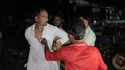 বিএনপি নেতাকে পিটিয়ে থানায় সোপর্দ