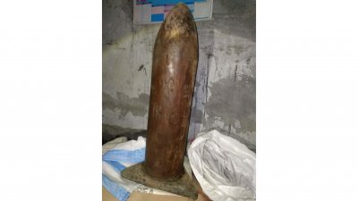 বসতবাড়ি থেকে উদ্ধার সীমান্তের পিলার