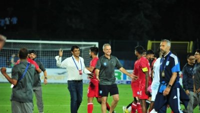 শিষ্যদের সঙ্গে ডুলি।