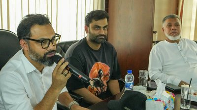 কথা বলছেন ক্রীড়া প্রতিমন্ত্রী মো. আমিনুল হক