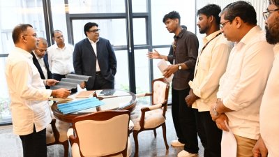 প্রধানমন্ত্রীর সঙ্গে সাক্ষাতে সাজ্জাদুল ইসলাম