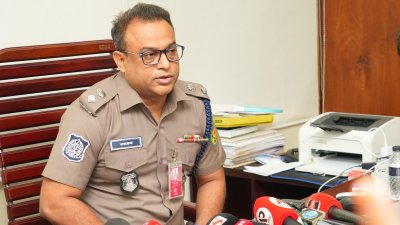 উত্তরার অভিযান নিয়ে পুলিশের সংবাদ সম্মেলন
