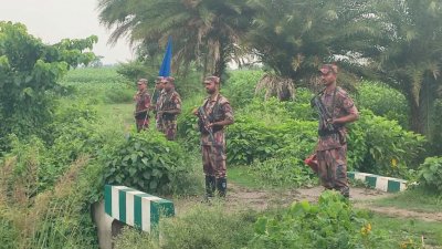সীমান্ত এলাকায় সতর্ক অবস্থানে রয়েছে বিজিবি