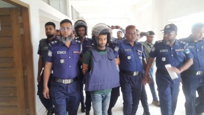 আদালতে আসামি আবু তাহের