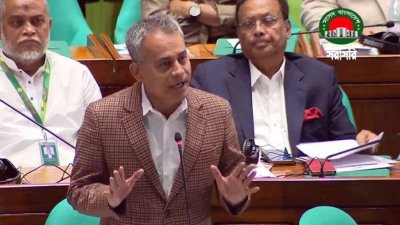 সংসদে কথা বলছেন নৌপরিবহন মন্ত্রী শেখ রবিউল আলম (ফাইল ছবি)।