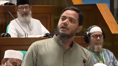 সংসদ অধিবেশনে বিরোধীদলীয় সংসদ সদস্য ড. শফিকুল ইসলাম মাসুদ