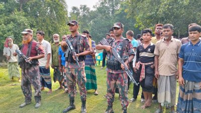 সীমান্তে বিজিবি ও স্থানীয়রা