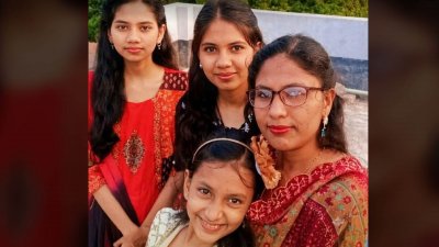 লক্ষ্মীপুরের রায়পুরে মা ও তিন মেয়েকে ধারালো অস্ত্র দিয়ে কুপিয়ে হত্যা