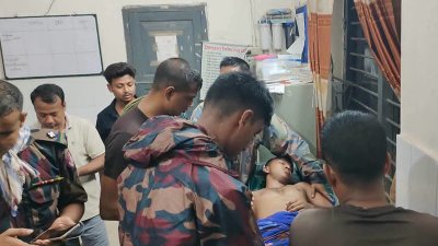 হাসপাতালে চিকিৎসা দেওয়া হচ্ছে আহত বিজিবি সদস্যদের