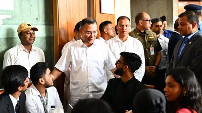 প্রধানমন্ত্রী তারেক রহমানের আয়োজনে সংসদ ভবনে মধ্যাহ্নভোজ