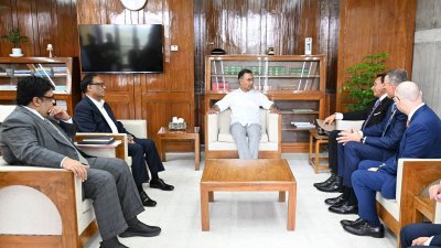 প্রধানমন্ত্রীর সঙ্গে সাক্ষাৎ করতে আসেন  ভেয়নের চেয়ারম্যান অগি ফাবেলা