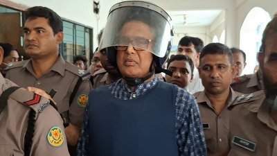 পুলিশের হেফাজতে গ্রেফকার নবী নেওয়াজ
