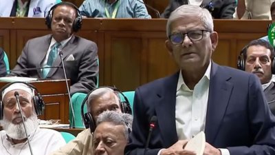 সংসদ অধিবেশনে কথা বলছেন এলজিআরডিমন্ত্রী মির্জা ফখরুল ইসলাম আলমগীর (ফাইল ছবি)।