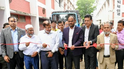 মাঠপর্যায়ে ওষুধ, কেমিক্যাল, যন্ত্রপাতি ও শল্যচিকিৎসার সরঞ্জাম বিতরণ কার্যক্রমের উদ্বোধন করেন মৎস্য ও প্রাণিসম্পদ প্রতিমন্ত্রী সুলতান সালাউদ্দিন টুকু