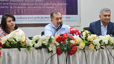 সাংবাদিক কর্মশালায় বক্তব্য রাখছেন তথ্য ও সম্প্রচারমন্ত্রী