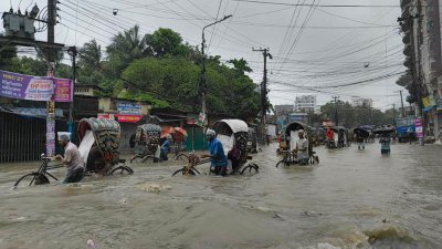 চট্টগ্রামে গত ২৪ ঘণ্টায় ৩৯৪ মিলিমিটার বৃষ্টিপাত হয়েছে। একই সময়ে চট্টগ্রামের আমবাগানে ৩৪৪ মিলিমিটার এবং সীতাকুণ্ডে ১৭০ মিলিমিটার বৃষ্টি হয়েছে