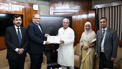 মহিলা ও শিশু বিষয়ক এবং সমাজকল্যাণমন্ত্রী অধ্যাপক ডা. এ জেড এম জাহিদ হোসেনের সঙ্গে সৌজন্য সাক্ষাৎ করেছেন বাংলাদেশে নিযুক্ত পাকিস্তানের হাইকমিশনার ইমরান হায়দার
