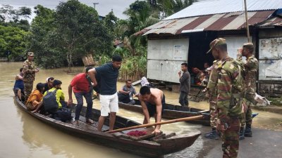 ১৫০ জন সেনাবাহিনীর সহায়তায় সাজেক ছেড়েছেন
