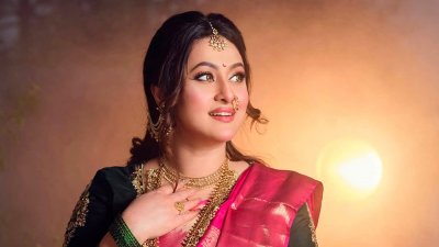 চিত্রনায়িকা পূর্ণিমা