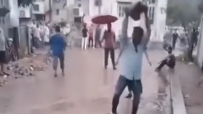 মিটফোর্ডে পাথর দিয়ে থেঁতলে হত্যা  