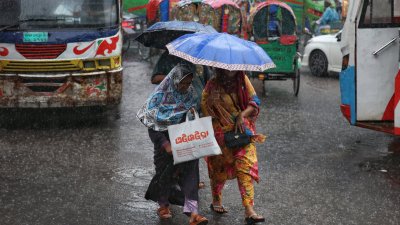 মাত্র ৩ ঘণ্টায় ঢাকায় ২৮ মিলিমিটার বৃষ্টিপাত রেকর্ড করেছে