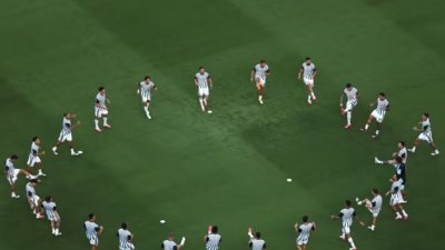 খেলা শুরু আর্জেন্টিনার
