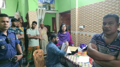 চুয়াডাঙ্গায় ভুয়া কবিরাজের আস্তানায় ভ্রাম্যমাণ আদালতের অভিযান