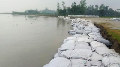 বগুড়ায় যমুনা নদীর ভাঙনরোধে গত দেড় দশকে দেড় হাজার কোটি টাকা ব্যয় করা হয়েছে, কিন্তু কাজের কাজ কিছুই হয়নি