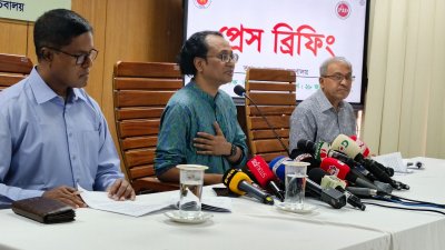 সচিবালয়ে তথ্য অধিদফতরের সম্মেলন কক্ষে সরকারের সাপ্তাহিক ব্রিফিংয়ে প্রধানমন্ত্রীর তথ্য ও সম্প্রচারবিষয়ক উপদেষ্টা ডা. জাহেদ উর রহমান