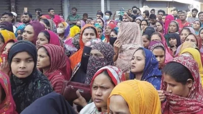 পোশাকশ্রমিকদের ফাইল ছবি