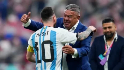 লিওনেল মেসি ও ক্লাওদিও তাপিয়া